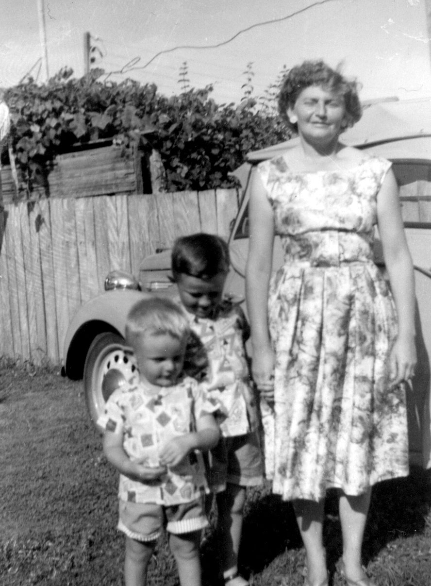 Robert, Gary and Pat Russell >
<hr>
Robert, Gary and Pat Russell, c1959.

<hr>
<a href=